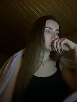 mewKate online show from February 11, 2025, 4:02 pm