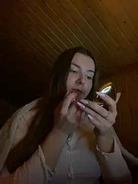 mewKate online show from February 18, 2025, 5:21 pm