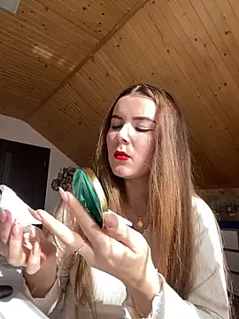 mewKate online show from March 9, 2025, 12:09 pm