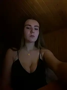 mewKate online show from March 22, 2025, 5:31 pm