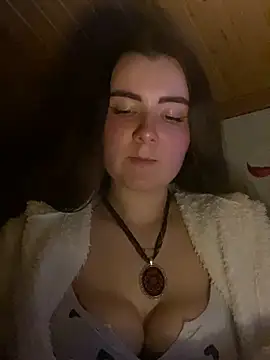 mewKate online show from April 15, 2026, 6:26 pm