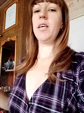 Snapshot of Calibers2932 chatting on October 6, 2025, 6:44 am Calibers2932 online show from October 6, 2025, 6:44 am