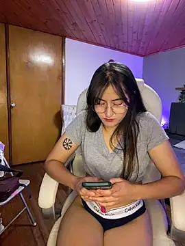 Snapshot of Camila_pinkk chatting on January 12, 2025, 1:27 pm Camila pinkk online show from January 12, 2025, 1:27 pm