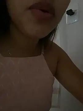 Snapshot of LuizaDiaz chatting on March 8, 2025, 1:36 pm LuizaDiaz online show from March 8, 2025, 1:36 pm