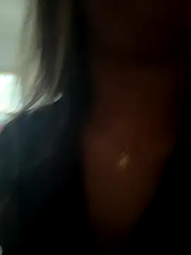 Snapshot of LuizaDiaz chatting on October 7, 2025, 7:33 pm LuizaDiaz online show from October 7, 2025, 7:33 pm