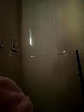 Snapshot of LuizaDiaz chatting on December 1, 2025, 9:42 pm LuizaDiaz online show from December 1, 2025, 9:42 pm