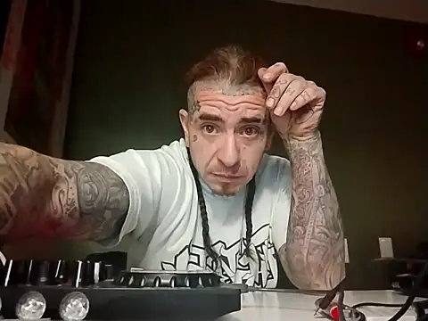 justthetip4209 online show from March 19, 2025, 12:34 pm