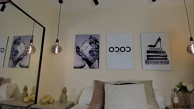 Blue Angell online show from October 2, 2025, 1:01 am