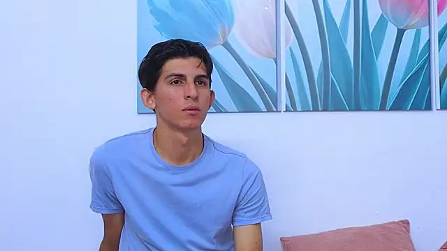 Ana and Leo online show from November 22, 2025, 2:49 pm