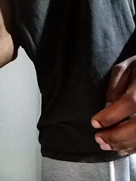 Snapshot of triplebeast chatting on November 2, 2025, 12:02 am triplebeast online show from November 2, 2025, 12:02 am