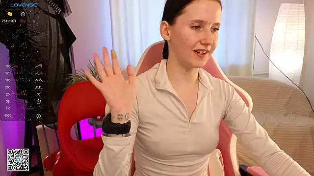 Snapshot of mon_lola chatting on February 22, 2025, 10:51 am mon lola online show from February 22, 2025, 10:51 am