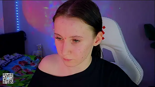 Snapshot of mon_lola chatting on March 13, 2025, 5:50 pm mon lola online show from March 13, 2025, 5:50 pm