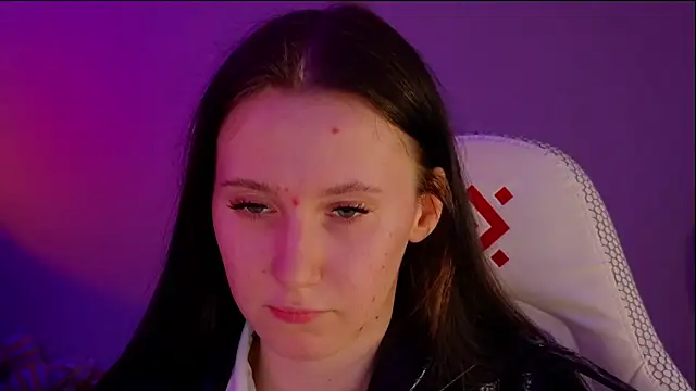 Snapshot of mon_lola chatting on March 15, 2025, 5:37 pm mon lola online show from March 15, 2025, 5:37 pm