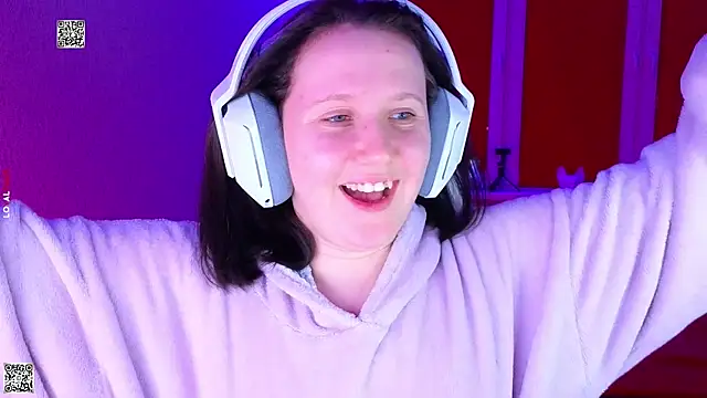 mon lola online show from December 13, 2025, 7:53 pm