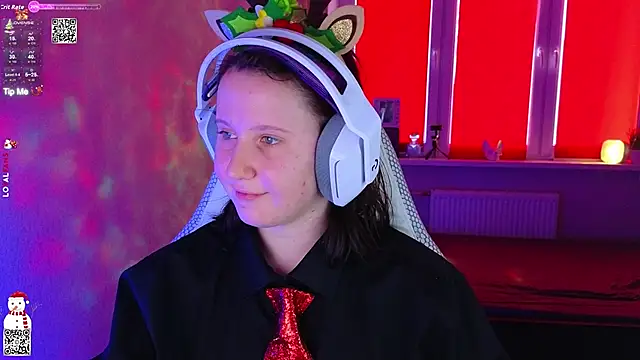 mon lola online show from December 16, 2025, 8:52 am