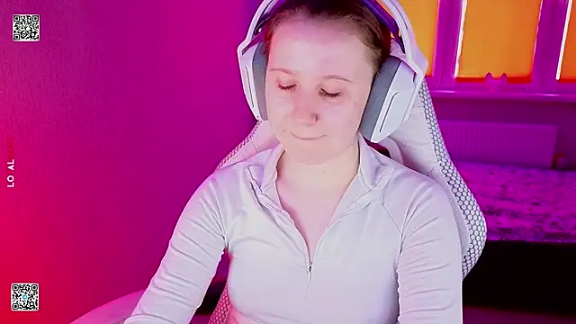 mon lola online show from April 27, 2026, 10:57 am