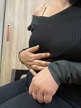 Red-Magic-25 online show from March 15, 2026, 8:42 am