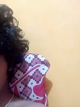 Snapshot of CosmicEmuu chatting on January 8, 2025, 5:05 pm CosmicEmuu online show from January 8, 2025, 5:05 pm