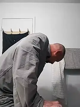 jayjay198080 online show from February 9, 2025, 1:25 pm