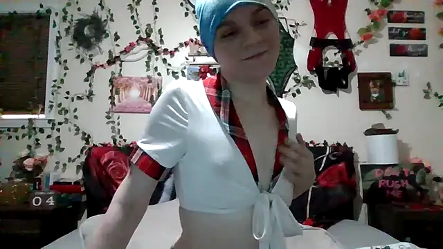 AverageRose online show from February 4, 2025, 8:49 pm