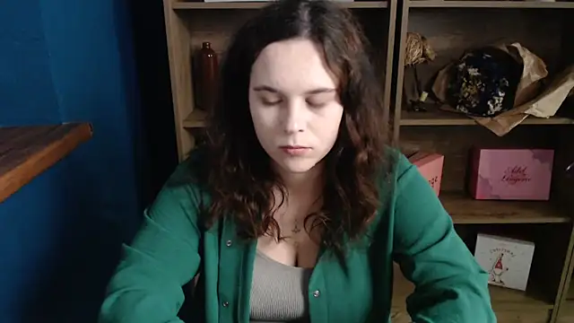 Snapshot of mini_girly chatting on October 13, 2025, 12:38 pm mini girly online show from October 13, 2025, 12:38 pm