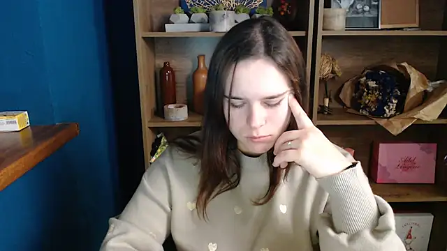 Snapshot of mini_girly chatting on October 24, 2025, 4:31 am mini girly online show from October 24, 2025, 4:31 am