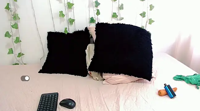 Snapshot of mia_grey01 chatting on January 14, 2025, 2:53 pm mia grey01 online show from January 14, 2025, 2:53 pm