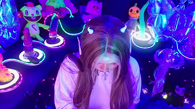 LaytonBox online show from February 8, 2026, 1:47 pm