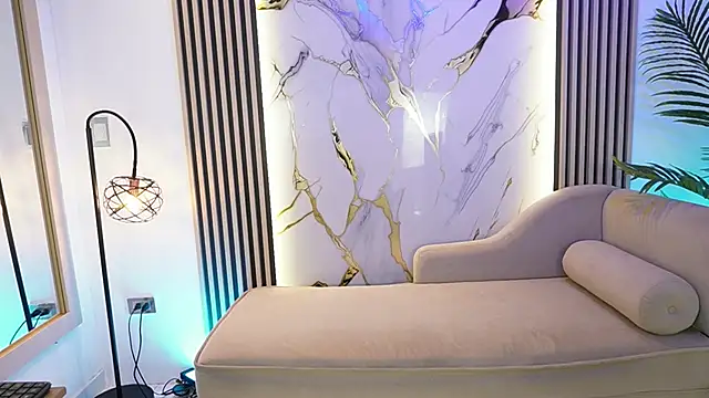 Emma Walkerr  online show from February 28, 2026, 7:15 pm