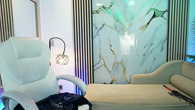 Emma Walkerr  online show from March 14, 2026, 7:19 pm