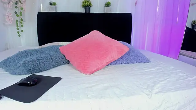 Bonny and carrot online show from December 20, 2025, 6:48 pm