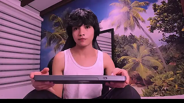 AllanYong18 online show from February 2, 2025, 3:32 am