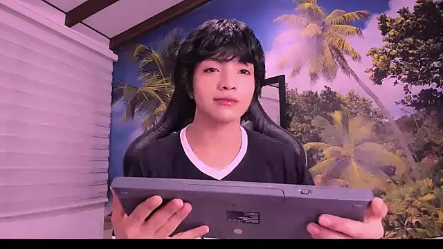 AllanYong18 online show from February 10, 2025, 2:30 am