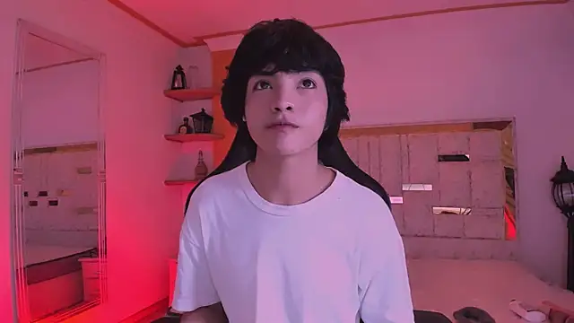 AllanYong18 online show from March 9, 2025, 9:57 am