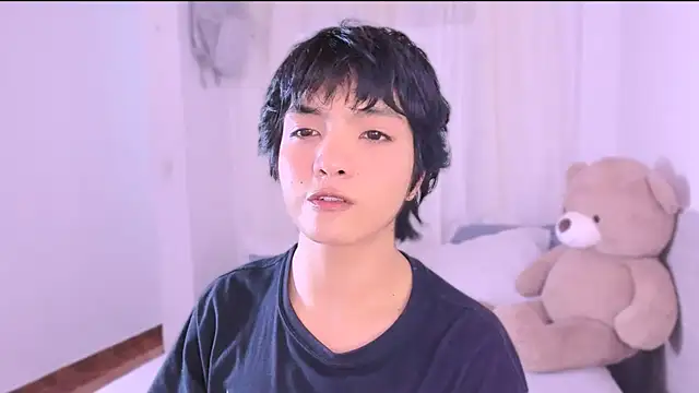 AllanYong18 online show from September 10, 2025, 8:03 am