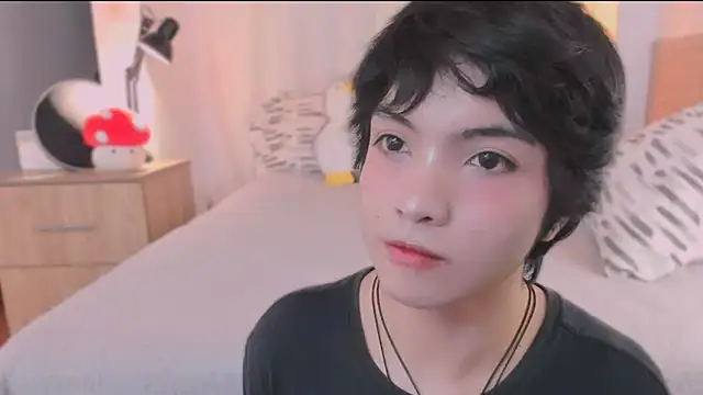 AllanYong18 online show from March 10, 2026, 9:36 am