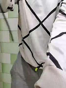 TOPMOON001 online show from January 20, 2025, 8:40 pm