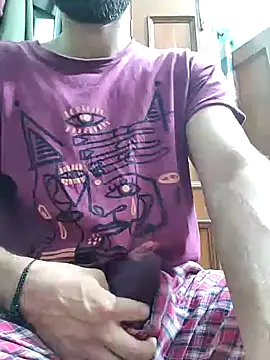 TOPMOON001 online show from October 13, 2025, 6:19 pm