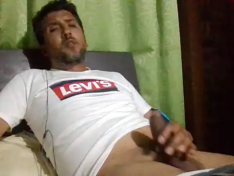 Snapshot of ElHades086 chatting on November 19, 2025, 4:01 am ElHades086 online show from November 19, 2025, 4:01 am