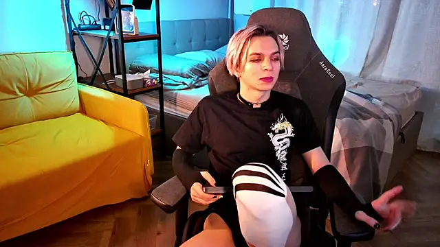 Snapshot of leon_yuugen chatting on January 29, 2025, 7:25 am leon yuugen online show from January 29, 2025, 7:25 am