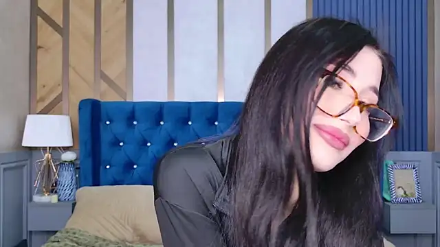 EmmaLawrens online show from February 26, 2025, 4:14 pm