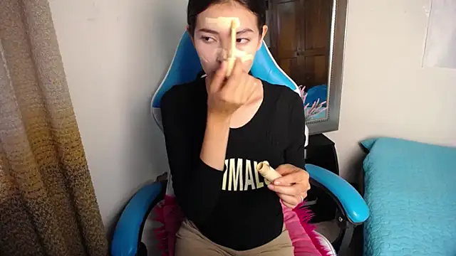 Snapshot of Aleska_Miami chatting on October 28, 2025, 7:05 pm Aleska Miami online show from October 28, 2025, 7:05 pm