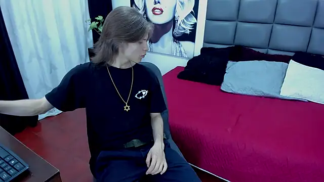 blondie lover69 online show from January 12, 2025, 7:42 pm