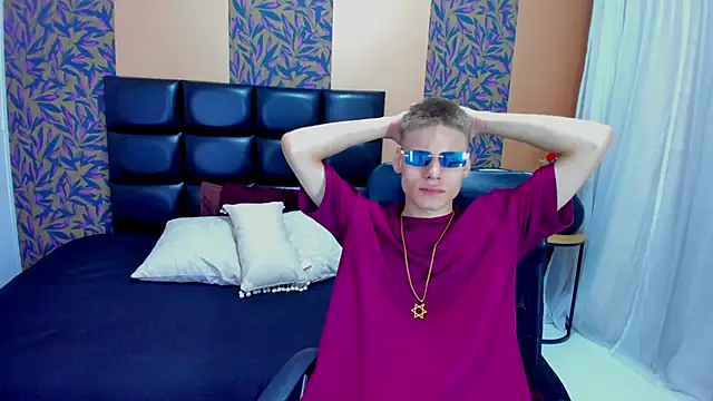 blondie lover69 online show from February 9, 2025, 6:47 pm