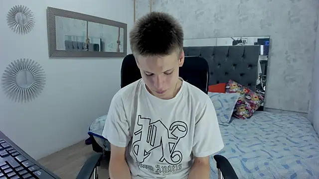 blondie lover69 online show from March 13, 2025, 8:43 pm