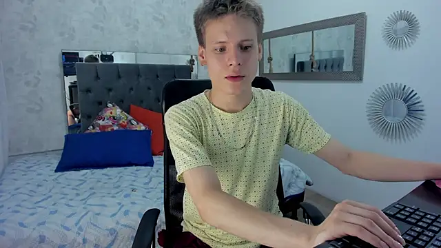 blondie lover69 online show from March 19, 2025, 8:00 pm