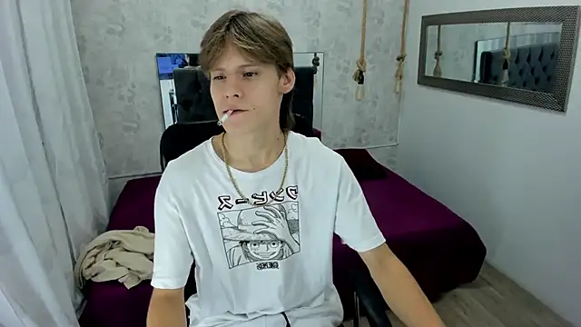 blondie lover69 online show from September 12, 2025, 9:04 pm