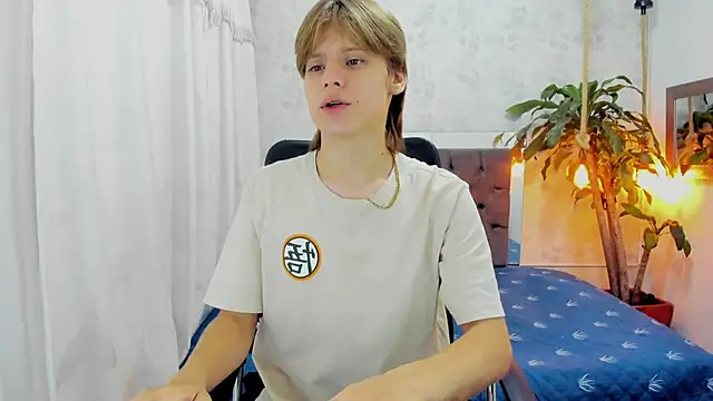 blondie lover69 online show from September 24, 2025, 9:29 pm