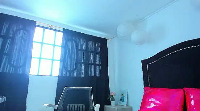 Cleo Hott online show from February 4, 2025, 6:38 pm