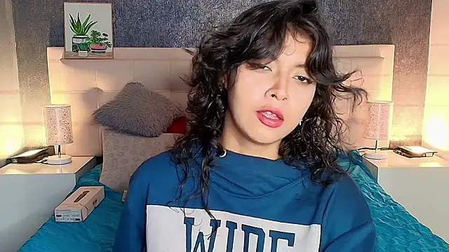 Snapshot of gabriela_cortez chatting on February 25, 2025, 12:14 am gabriela cortez online show from February 25, 2025, 12:14 am